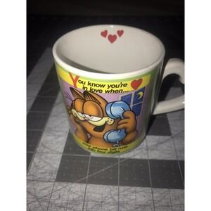1978 Garfield the Cat Coffee Mug Heart Handle KNOW YOU'RE IN LOVE Phone Enesco‎